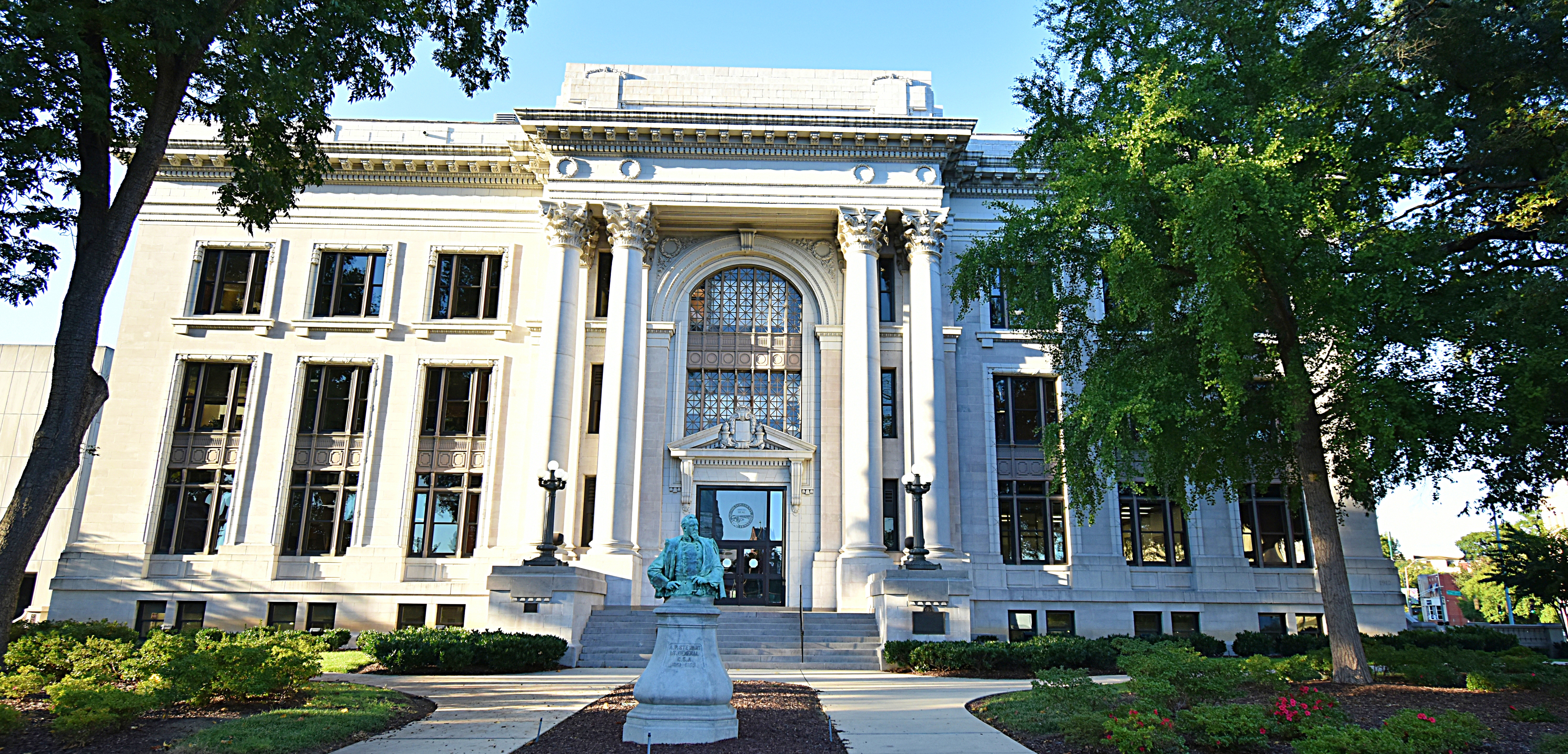 Courthouse, Photo by Shelia Cannon